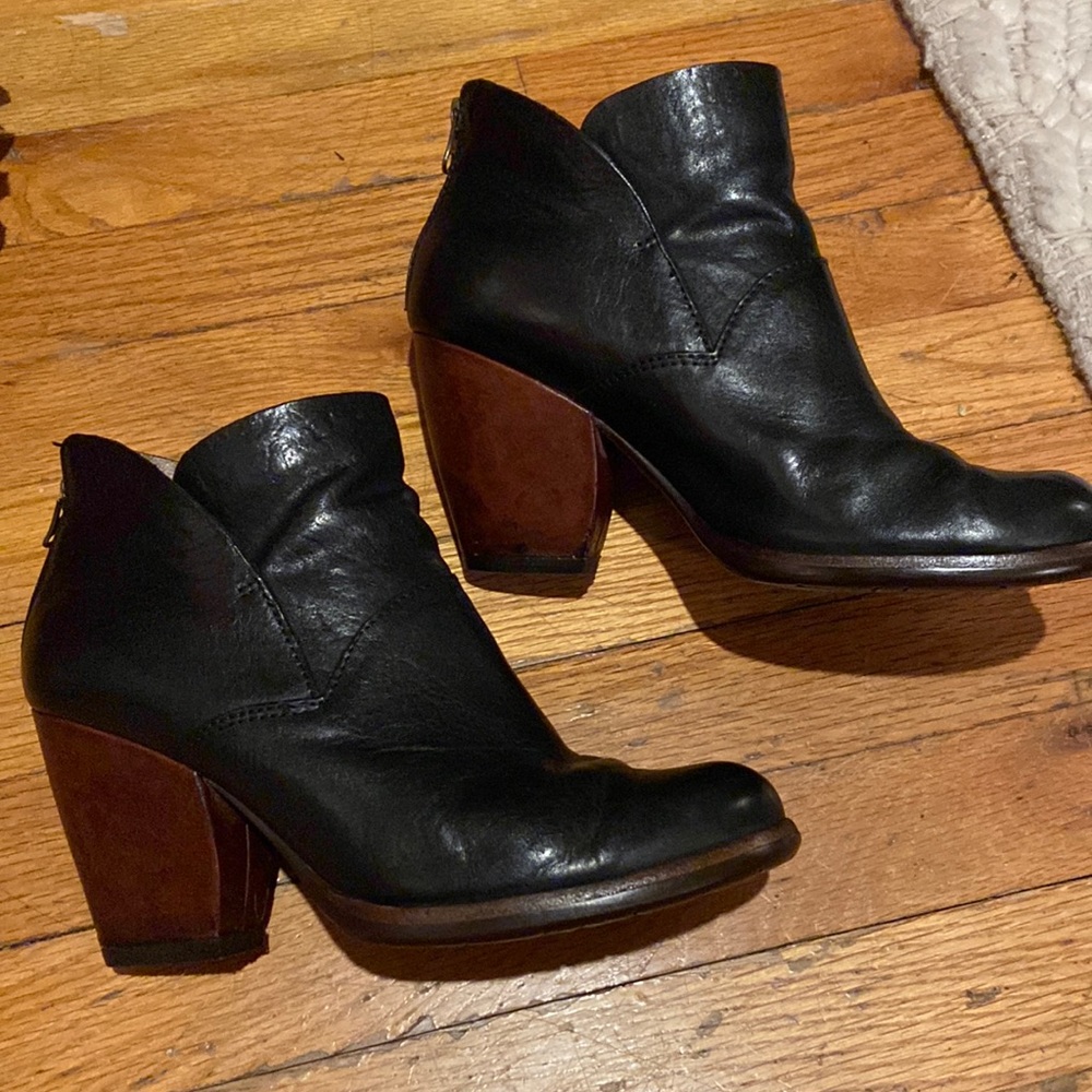 Kork Ease- Chandra II booties